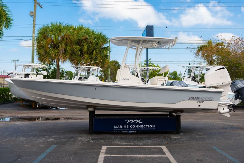 Thumbnail 4 for Used 2019 Pathfinder 2400 TRS boat for sale in West Palm Beach, FL