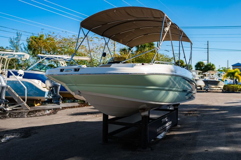 Thumbnail 3 for Used 2018 Stingray 192SC boat for sale in West Palm Beach, FL