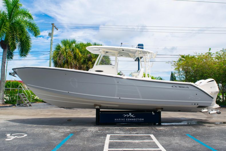 Thumbnail 4 for New 2020 Cobia 320 CC Center Console boat for sale in West Palm Beach, FL