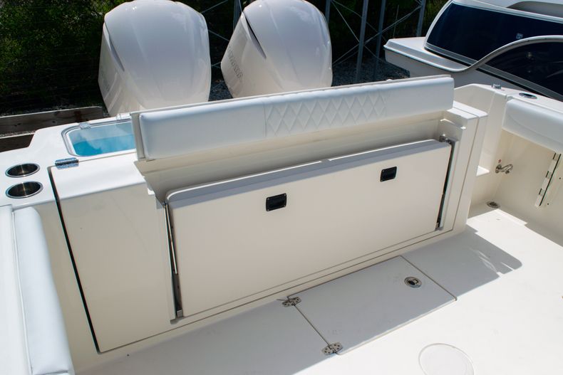 Thumbnail 14 for New 2020 Cobia 320 CC Center Console boat for sale in West Palm Beach, FL