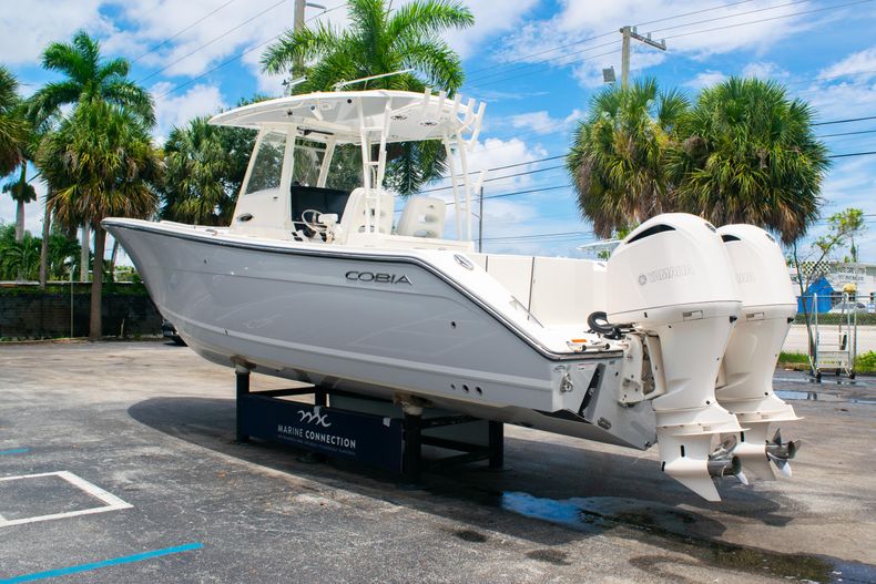 Thumbnail 5 for New 2020 Cobia 320 CC Center Console boat for sale in West Palm Beach, FL