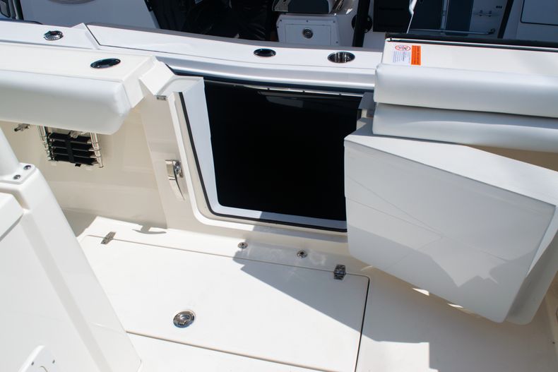 Thumbnail 28 for New 2020 Cobia 320 CC Center Console boat for sale in West Palm Beach, FL