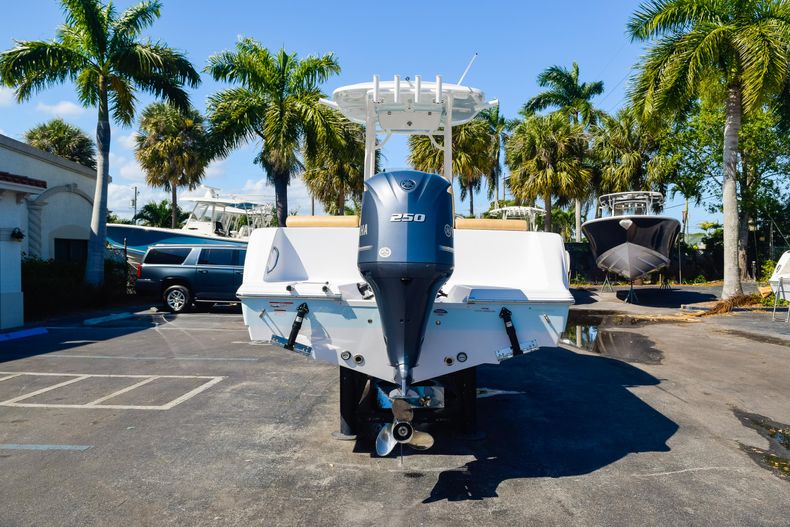 Thumbnail 6 for New 2020 Sportsman Heritage 231 Center Console boat for sale in West Palm Beach, FL