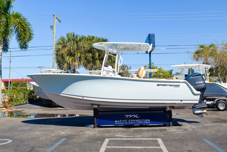 Thumbnail 4 for New 2020 Sportsman Heritage 231 Center Console boat for sale in West Palm Beach, FL