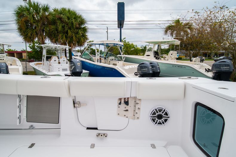 Thumbnail 9 for New 2020 Sportsman Open 352 Center Console boat for sale in West Palm Beach, FL
