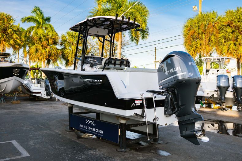 Thumbnail 5 for New 2020 Sportsman Open 232 Center Console boat for sale in Vero Beach, FL