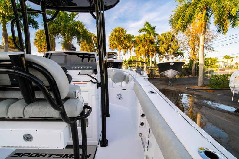 Thumbnail 17 for New 2020 Sportsman Open 232 Center Console boat for sale in Vero Beach, FL