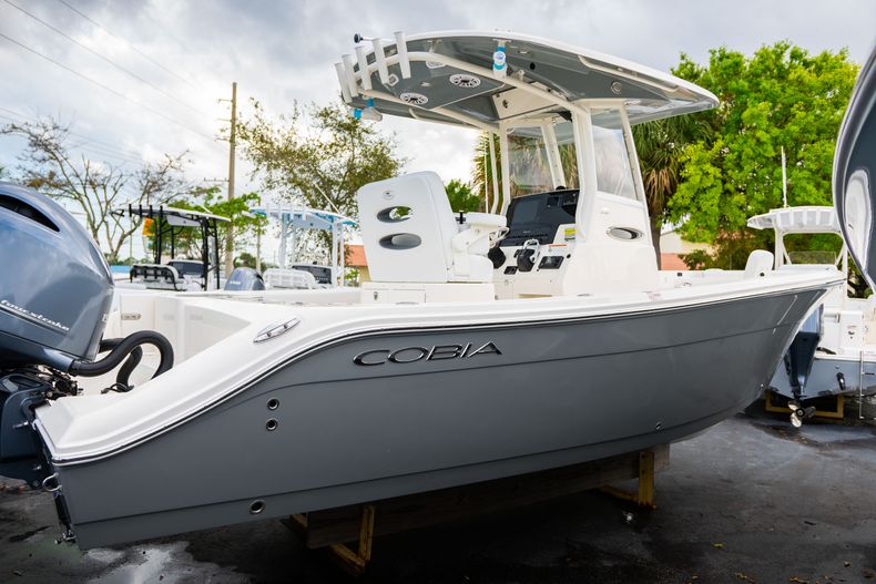 Thumbnail 35 for New 2020 Cobia 240 CC Center Console boat for sale in Miami, FL