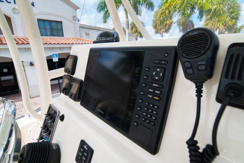 Thumbnail 28 for Used 2014 Cobia 256 Center Console boat for sale in West Palm Beach, FL