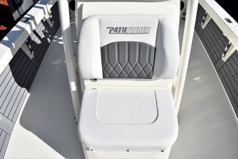 Thumbnail 19 for New 2020 Pathfinder 2600 HPS Bay Boat boat for sale in Vero Beach, FL