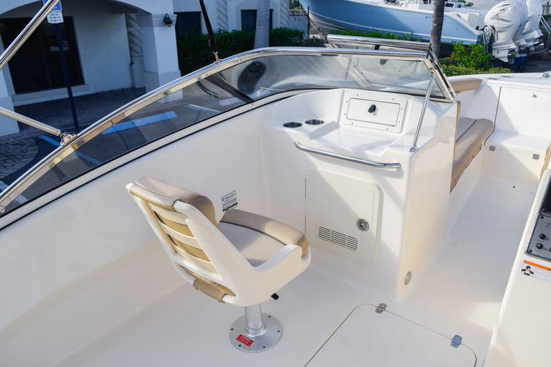 Thumbnail 17 for Used 2019 Scout 210 Dorado boat for sale in West Palm Beach, FL