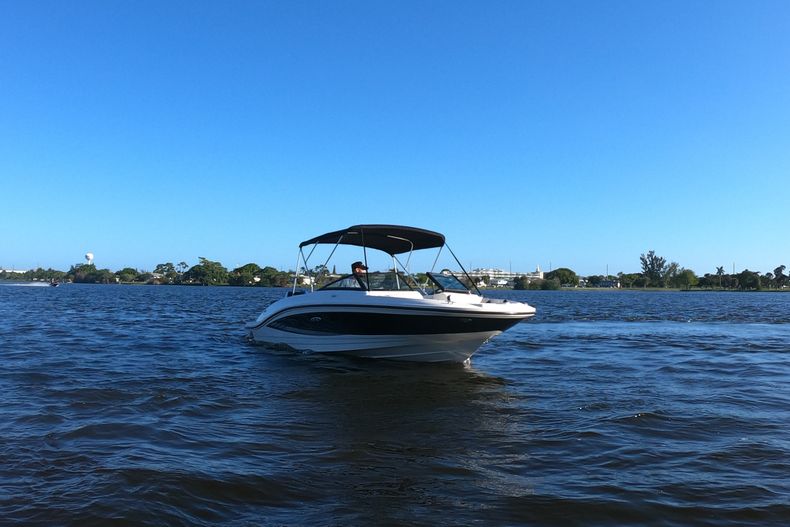 Thumbnail 58 for Used 2015 Sea Ray 21 SPX boat for sale in West Palm Beach, FL