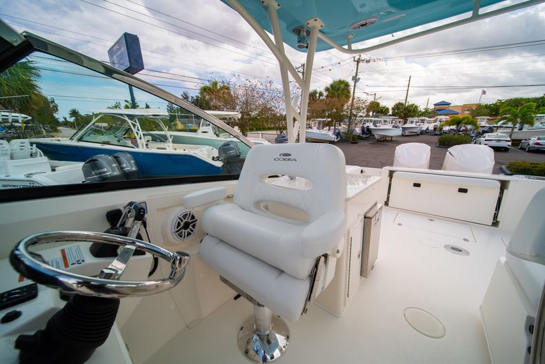 Thumbnail 33 for New 2020 Cobia 280 DC Dual Console boat for sale in Islamorada, FL