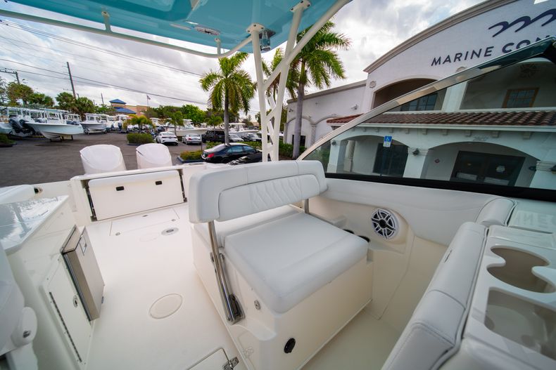 Thumbnail 36 for New 2020 Cobia 280 DC Dual Console boat for sale in Islamorada, FL
