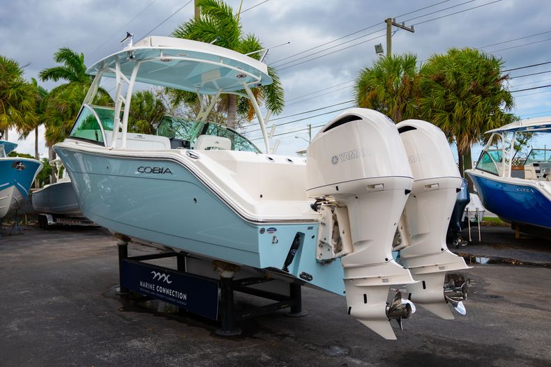 Thumbnail 4 for New 2020 Cobia 280 DC Dual Console boat for sale in Islamorada, FL