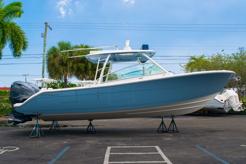Thumbnail 5 for New 2020 Cobia 330 DC boat for sale in West Palm Beach, FL