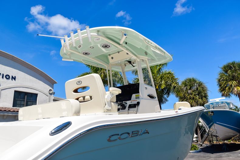 Thumbnail 9 for New 2020 Cobia 240 CC Center Console boat for sale in West Palm Beach, FL