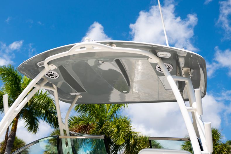 Thumbnail 8 for New 2020 Cobia 240 DC Dual Console boat for sale in Vero Beach, FL
