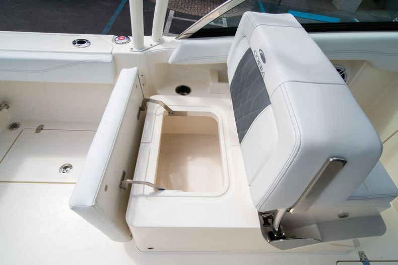 Thumbnail 22 for New 2020 Cobia 240 DC Dual Console boat for sale in Vero Beach, FL