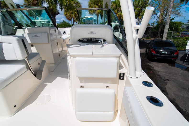 Thumbnail 19 for New 2020 Cobia 240 DC Dual Console boat for sale in Vero Beach, FL