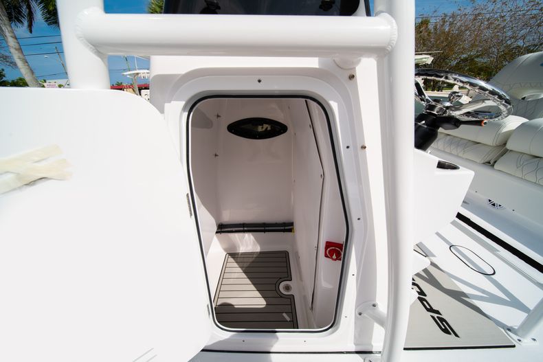 Thumbnail 29 for New 2020 Sportsman Masters 247 Bay Boat boat for sale in Miami, FL