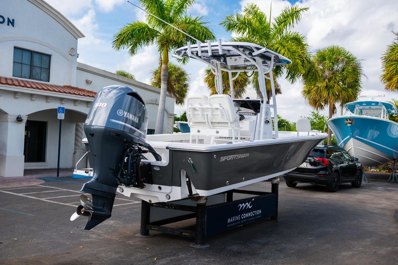 Thumbnail 7 for New 2020 Sportsman Masters 247 Bay Boat boat for sale in Miami, FL