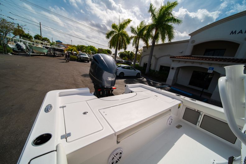 Thumbnail 9 for New 2020 Sportsman Masters 247 Bay Boat boat for sale in Miami, FL