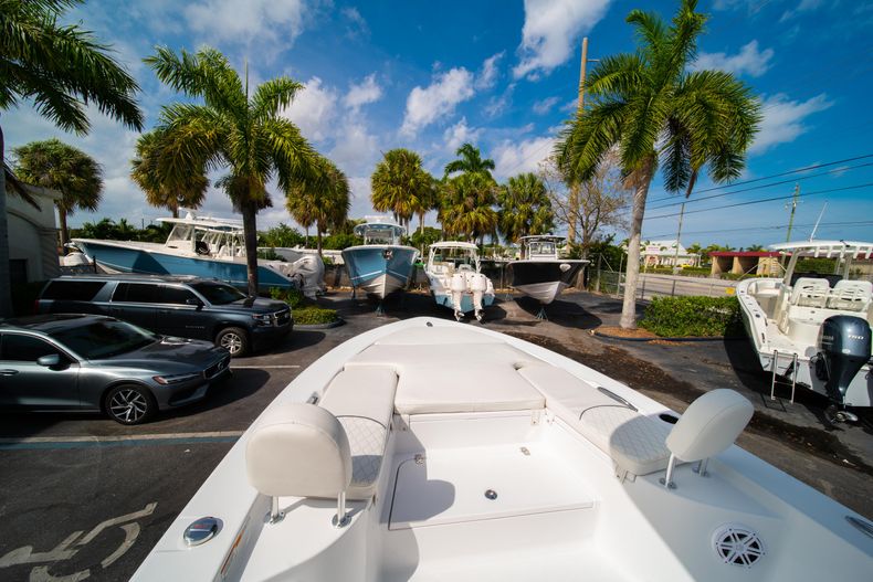 Thumbnail 32 for New 2020 Sportsman Masters 247 Bay Boat boat for sale in Miami, FL