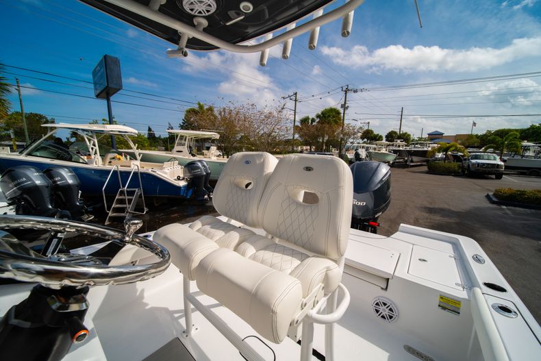Thumbnail 27 for New 2020 Sportsman Masters 247 Bay Boat boat for sale in Miami, FL
