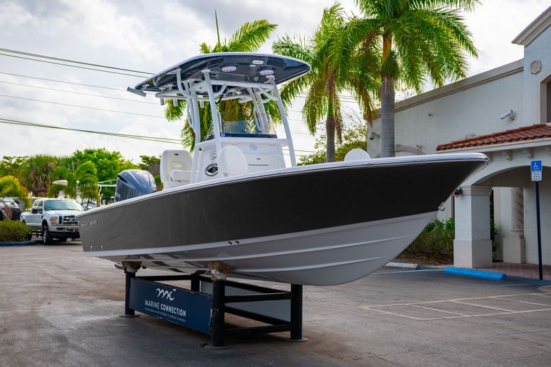 Thumbnail 1 for New 2020 Sportsman Masters 247 Bay Boat boat for sale in Miami, FL