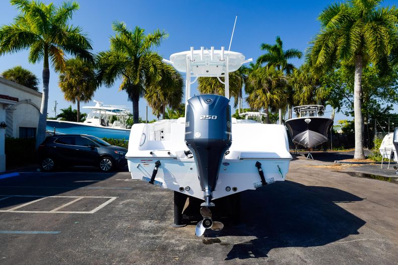Thumbnail 6 for New 2020 Sportsman Open 232 Center Console boat for sale in Vero Beach, FL