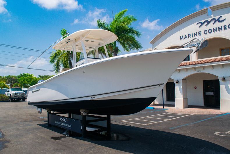 Thumbnail 1 for Used 2013 Sea Hunt 25 Gamefisher boat for sale in West Palm Beach, FL
