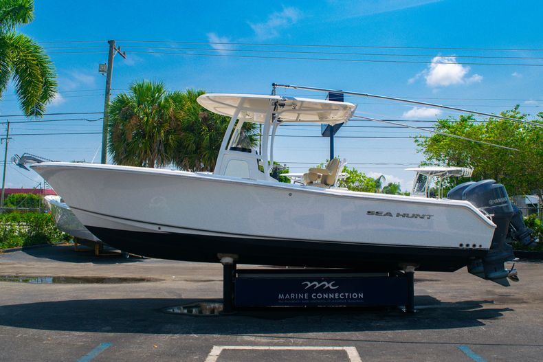 Thumbnail 4 for Used 2013 Sea Hunt 25 Gamefisher boat for sale in West Palm Beach, FL