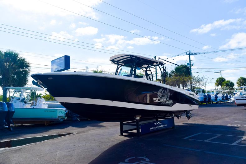 Thumbnail 3 for Used 2018 Wellcraft Scarab 302 Center Console boat for sale in West Palm Beach, FL