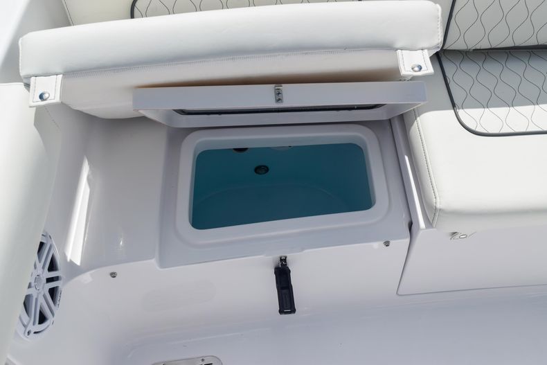 Thumbnail 18 for New 2020 Sportsman Heritage 231 Center Console boat for sale in West Palm Beach, FL