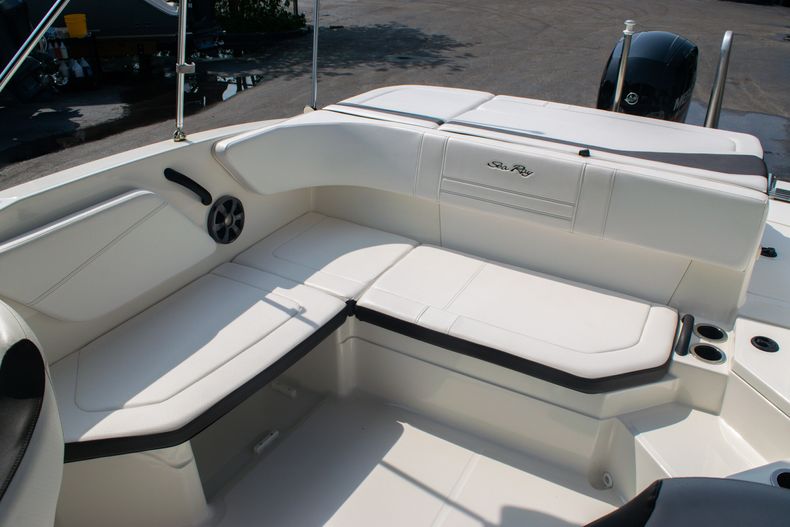 Thumbnail 13 for Used 2019 Sea Ray SPX 210 OB boat for sale in West Palm Beach, FL