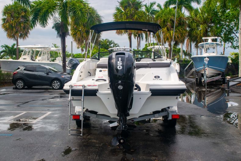 Thumbnail 6 for Used 2019 Sea Ray SPX 210 OB boat for sale in West Palm Beach, FL