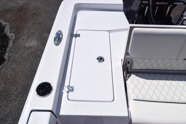 Thumbnail 13 for New 2020 Sportsman Masters 227 Bay Boat boat for sale in West Palm Beach, FL