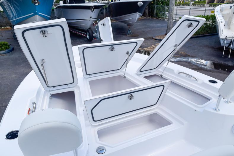 Thumbnail 53 for New 2020 Sportsman Masters 227 Bay Boat boat for sale in West Palm Beach, FL