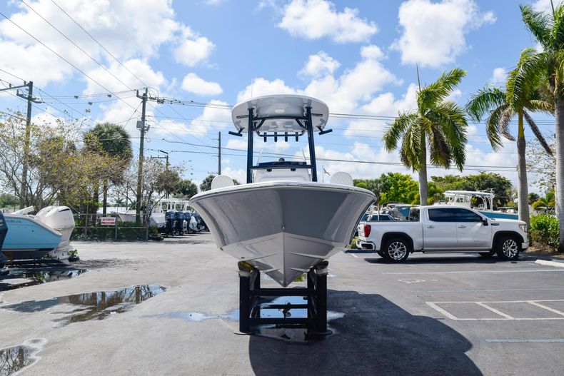 Thumbnail 2 for New 2020 Sportsman Masters 227 Bay Boat boat for sale in West Palm Beach, FL