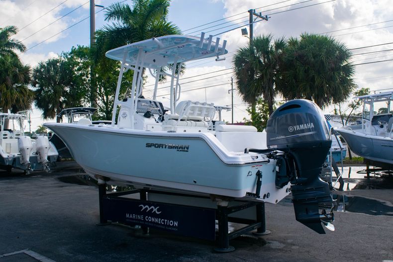 Thumbnail 5 for New 2020 Sportsman Open 212 Center Console boat for sale in Stuart, FL