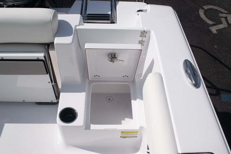 Thumbnail 15 for New 2020 Sportsman Open 212 Center Console boat for sale in Stuart, FL