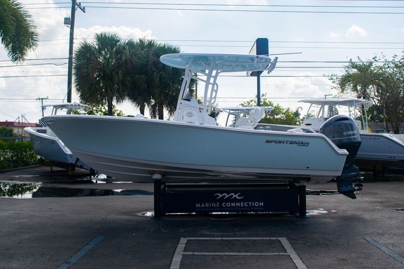 Thumbnail 4 for New 2020 Sportsman Open 212 Center Console boat for sale in Stuart, FL