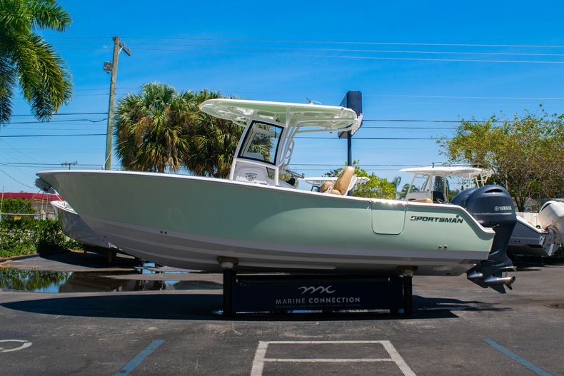 Thumbnail 4 for New 2020 Sportsman Heritage 251 Center Console boat for sale in West Palm Beach, FL