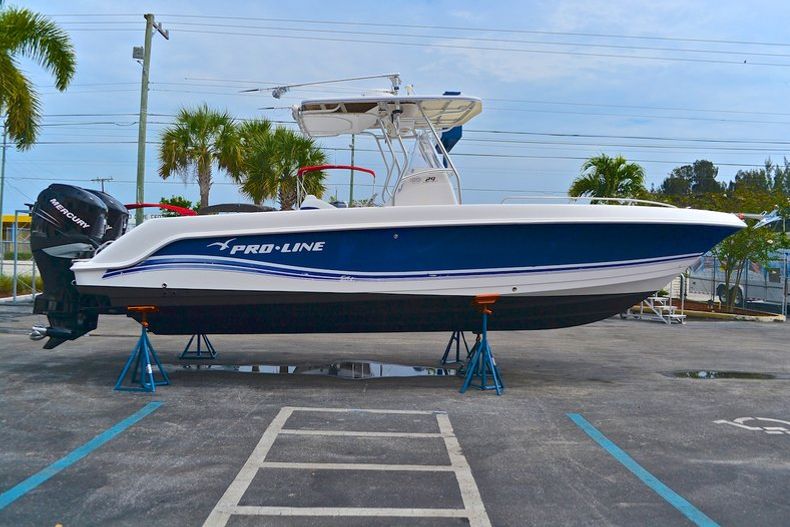 Thumbnail 4 for Used 2005 Pro-Line 29 Super Sport CC boat for sale in West Palm Beach, FL