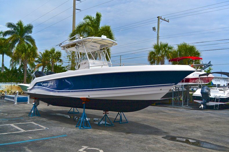 Thumbnail 5 for Used 2005 Pro-Line 29 Super Sport CC boat for sale in West Palm Beach, FL