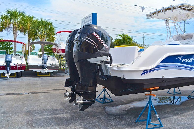 Thumbnail 11 for Used 2005 Pro-Line 29 Super Sport CC boat for sale in West Palm Beach, FL