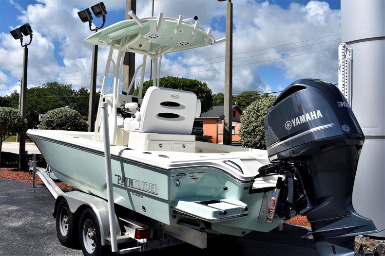 Thumbnail 3 for New 2020 Pathfinder 2500 Hybrid Bay Boat boat for sale in Vero Beach, FL