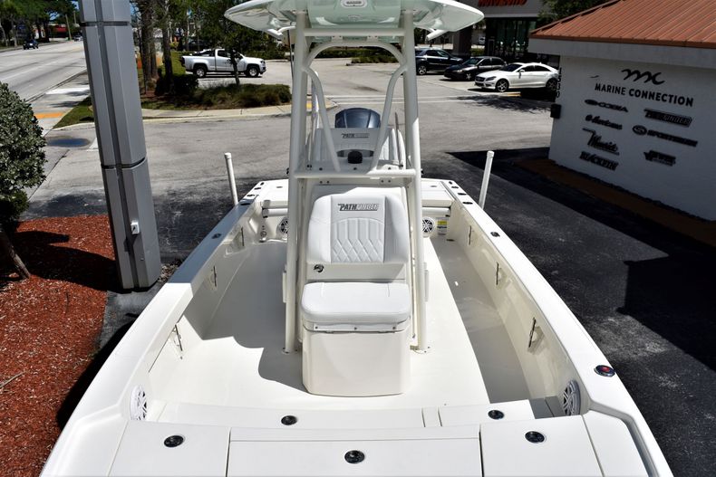 Thumbnail 12 for New 2020 Pathfinder 2500 Hybrid Bay Boat boat for sale in Vero Beach, FL