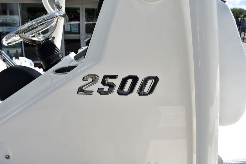 Thumbnail 21 for New 2020 Pathfinder 2500 Hybrid Bay Boat boat for sale in Vero Beach, FL